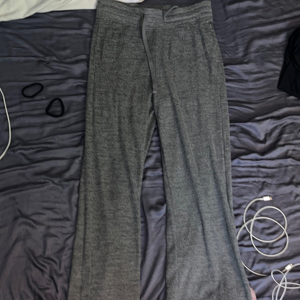 Gilly Hicks Charcoal Knit sweatpants